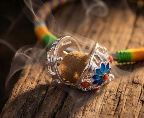 41628c19-c9b6-4b63-bae2-b0caa5f33168(1) The YOJQI Grounding Amulet | Cinnabar & Silver